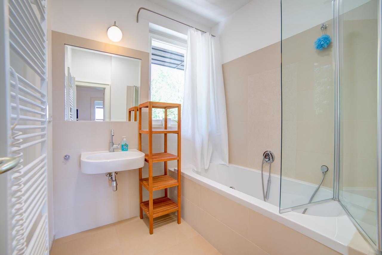 Nosislav Apartments Екстер'єр фото